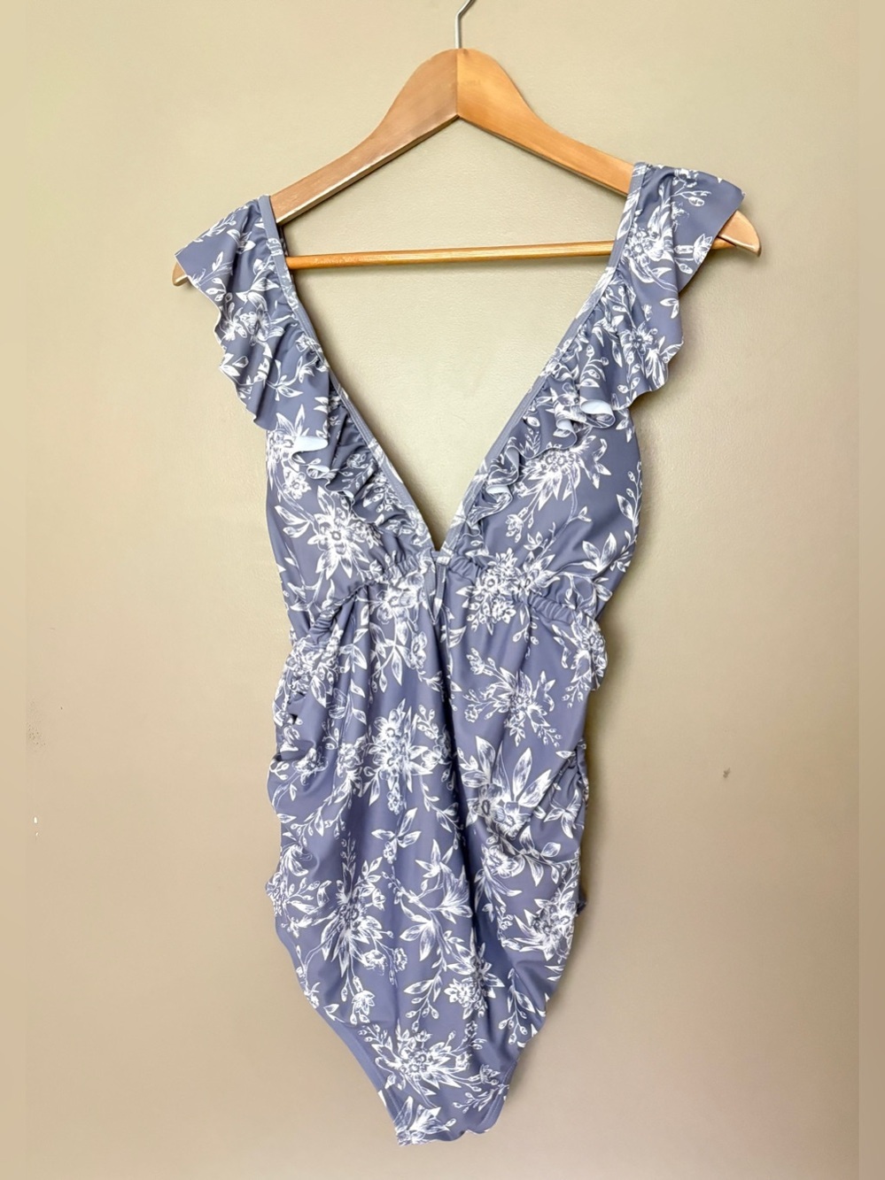 Pink Blush maternity one piece swimsuit ruffles floral sz L EUC